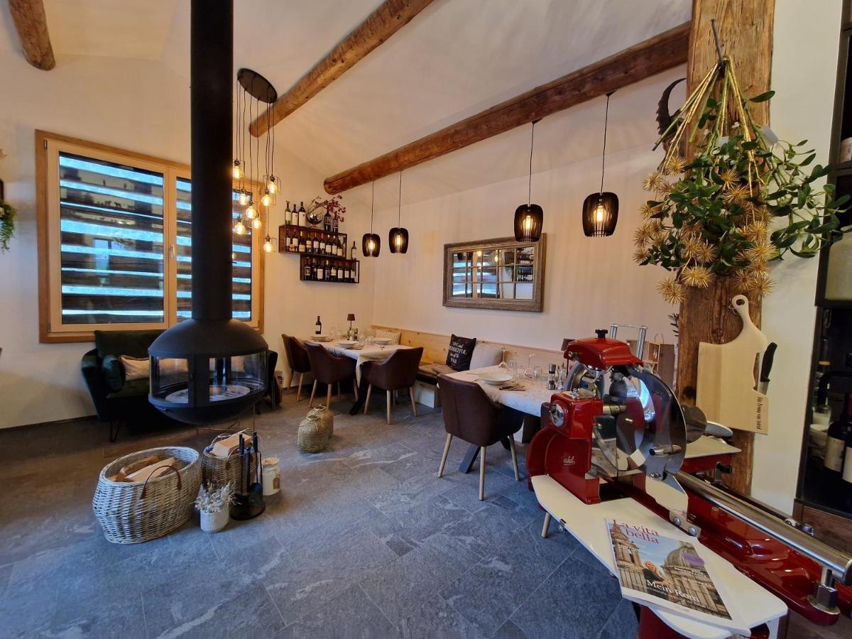 Chesa Prema Bed & Breakfast - Restaurant Disentis Exterior foto